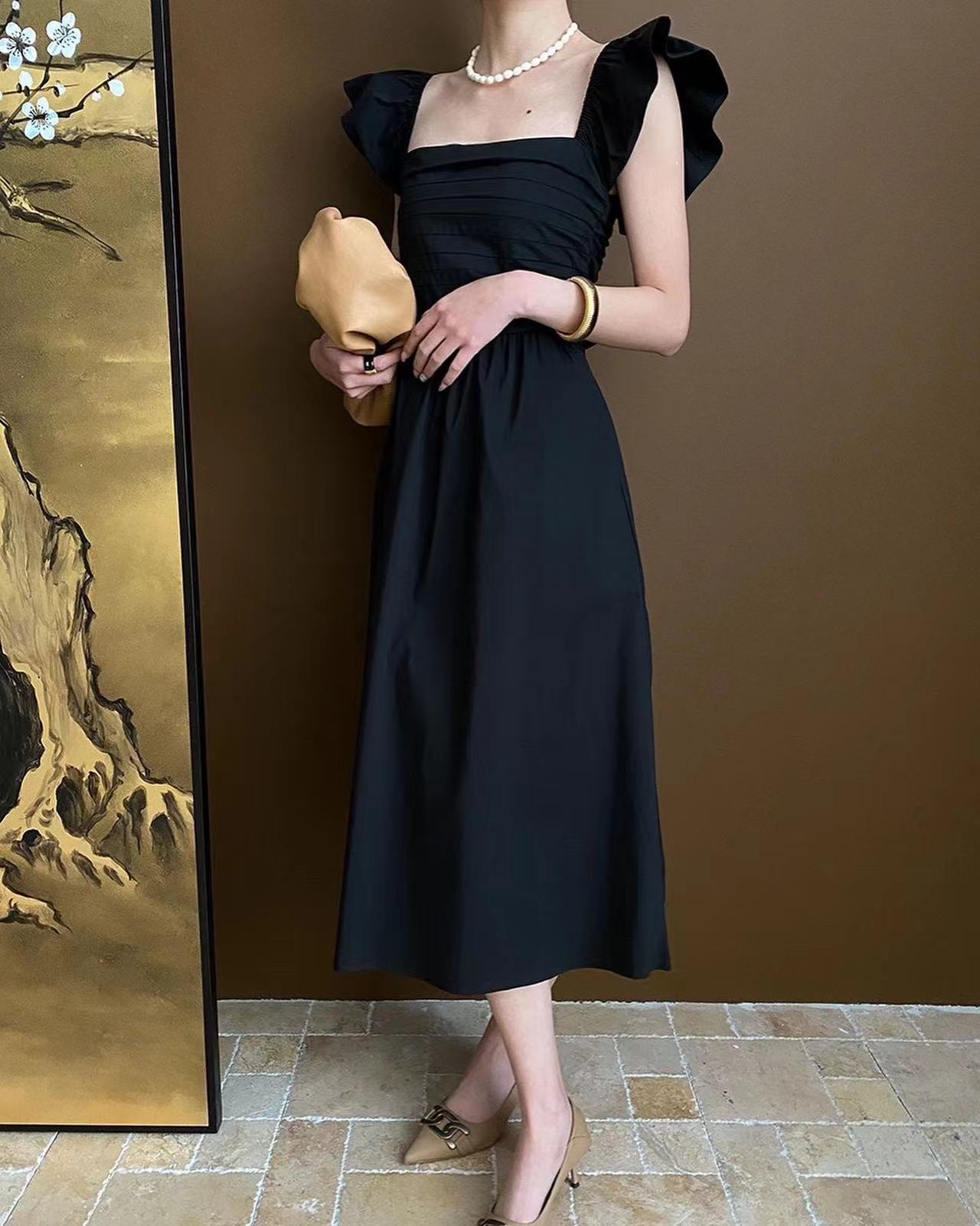 小飛袖方領連身裙