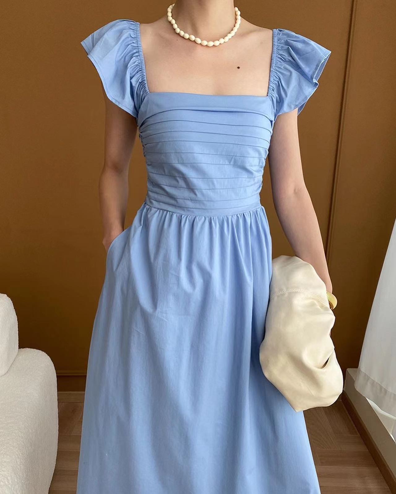 小飛袖方領連身裙