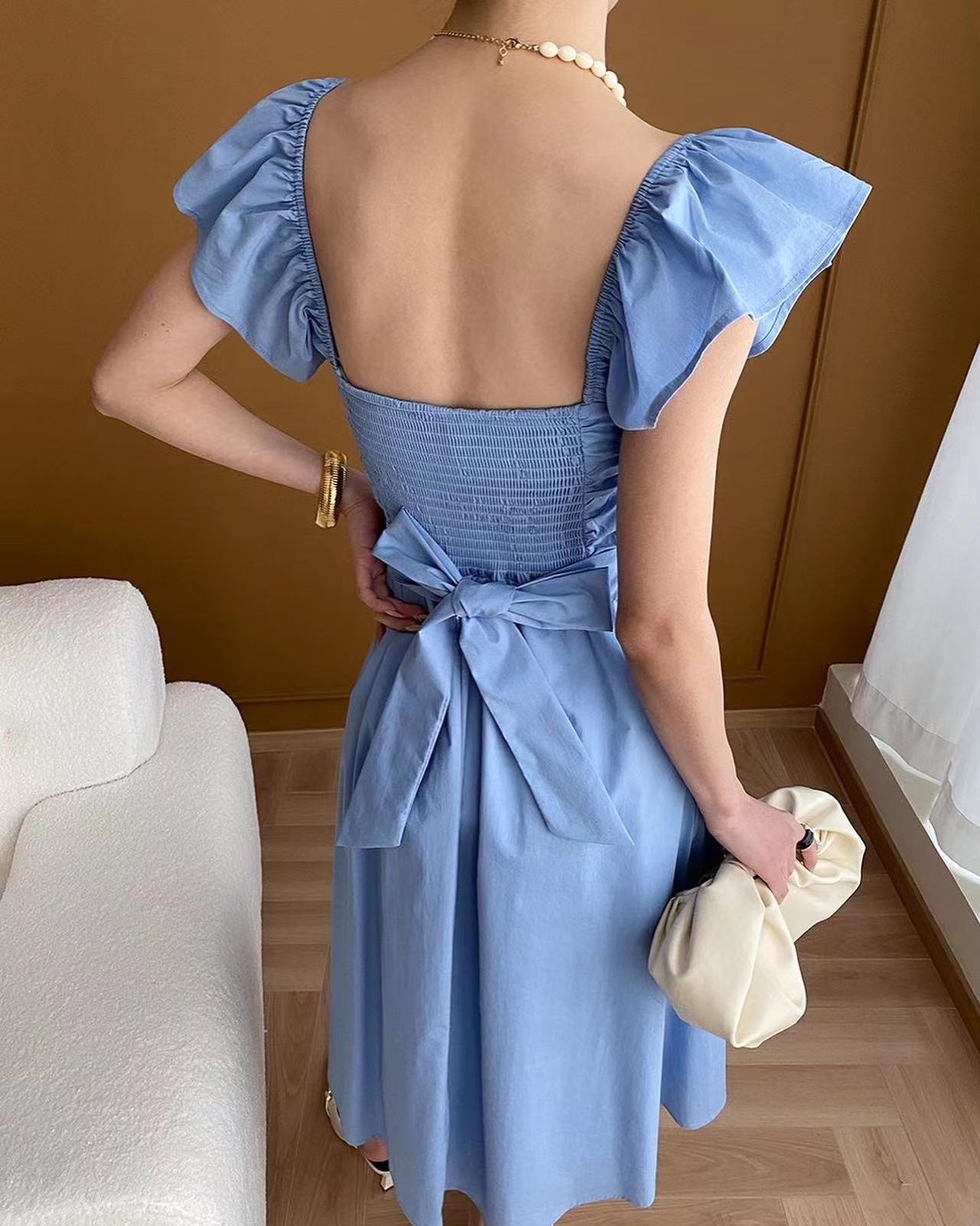 小飛袖方領連身裙