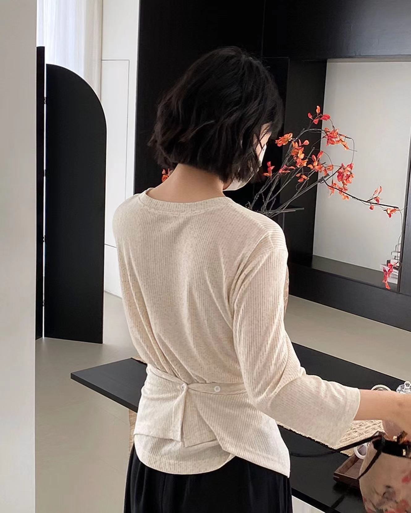 七分袖不規則收腰上衣