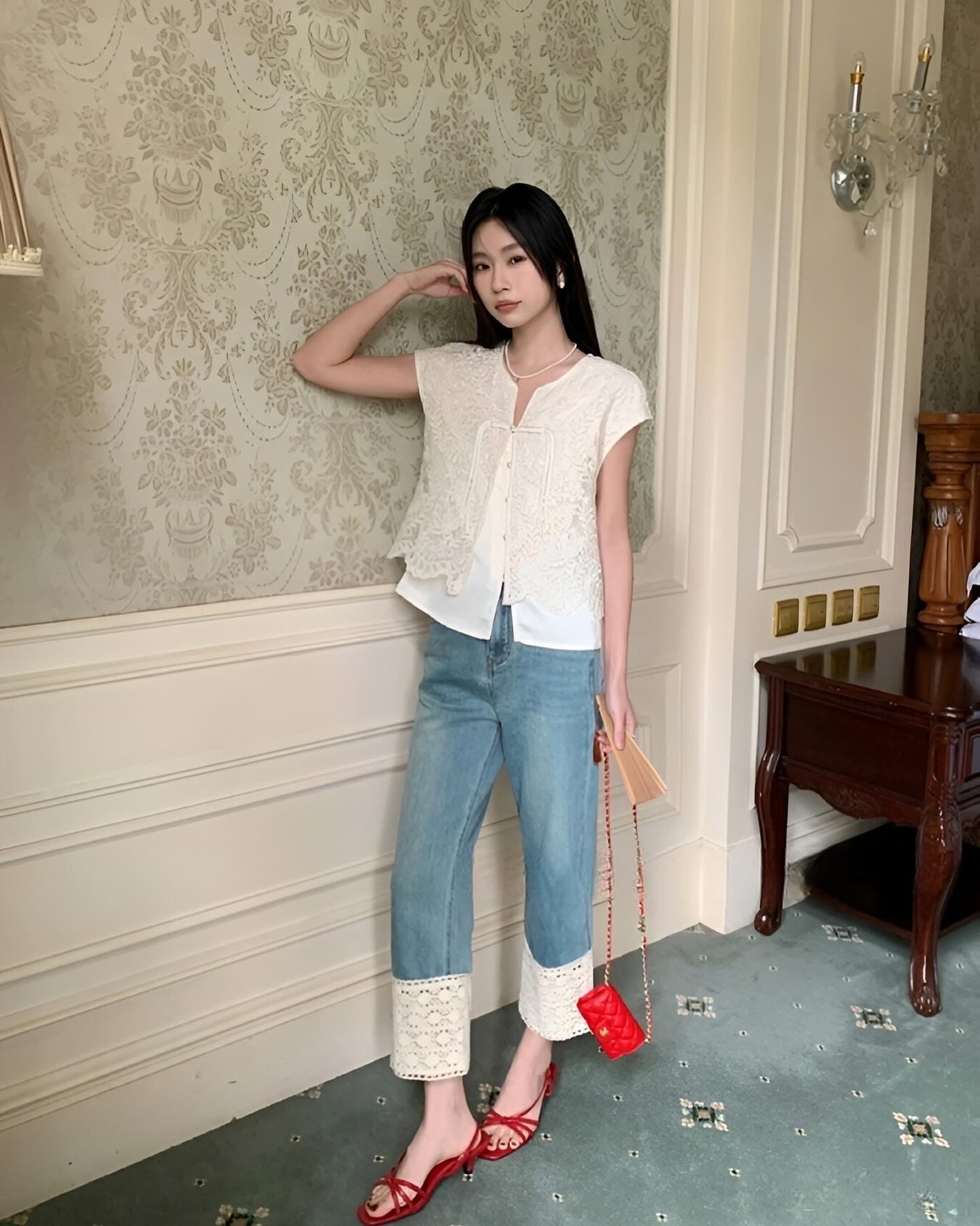 蕾絲邊高腰牛仔褲