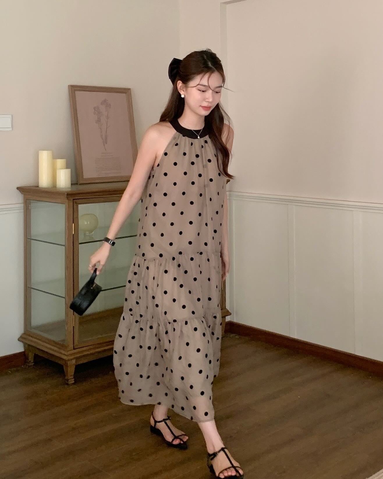 ヴィンテージ風水玉模様のホルターネックワンピース