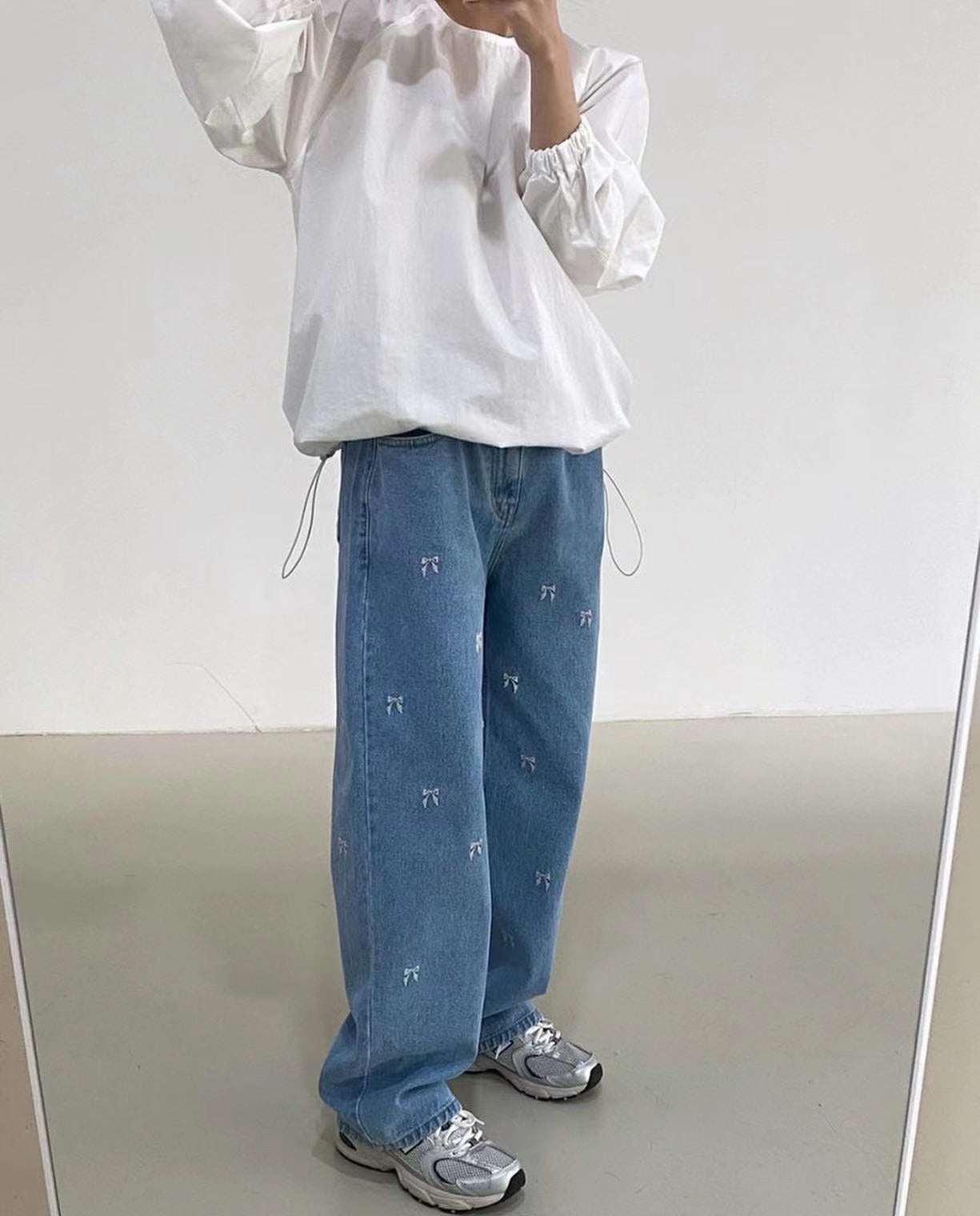 刺繍リボン付きデニムパンツ