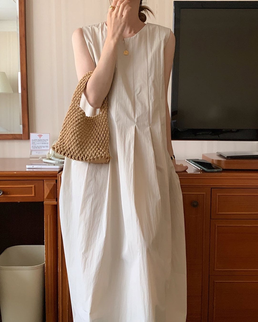 壓褶背心連身裙
