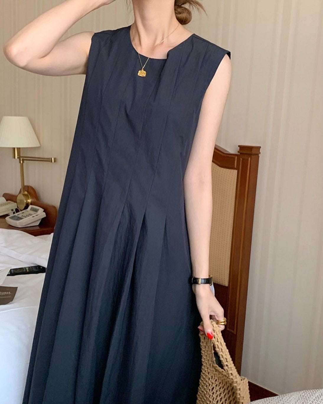 壓褶背心連身裙