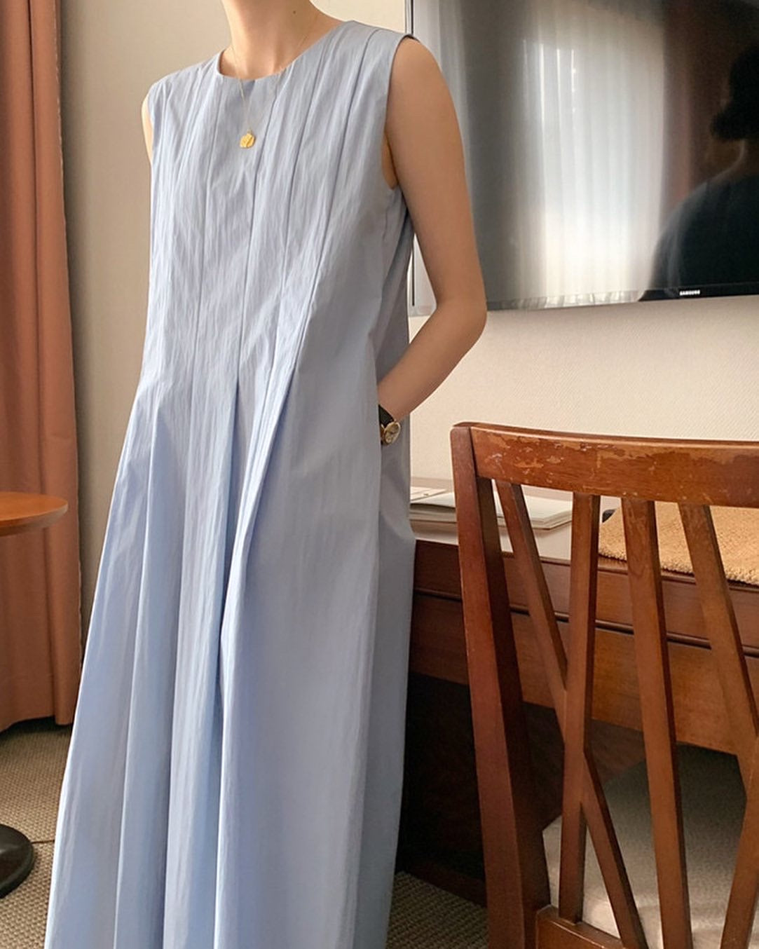 壓褶背心連身裙