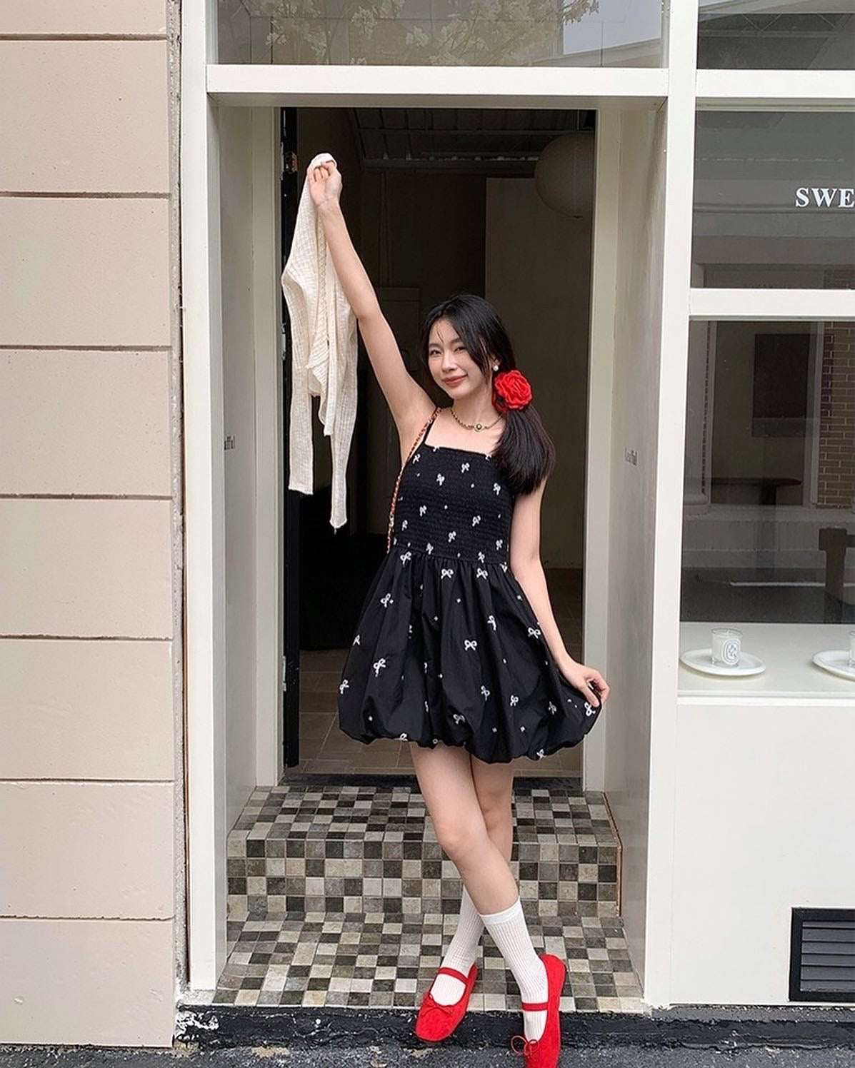 リボンストラップバブルドレス