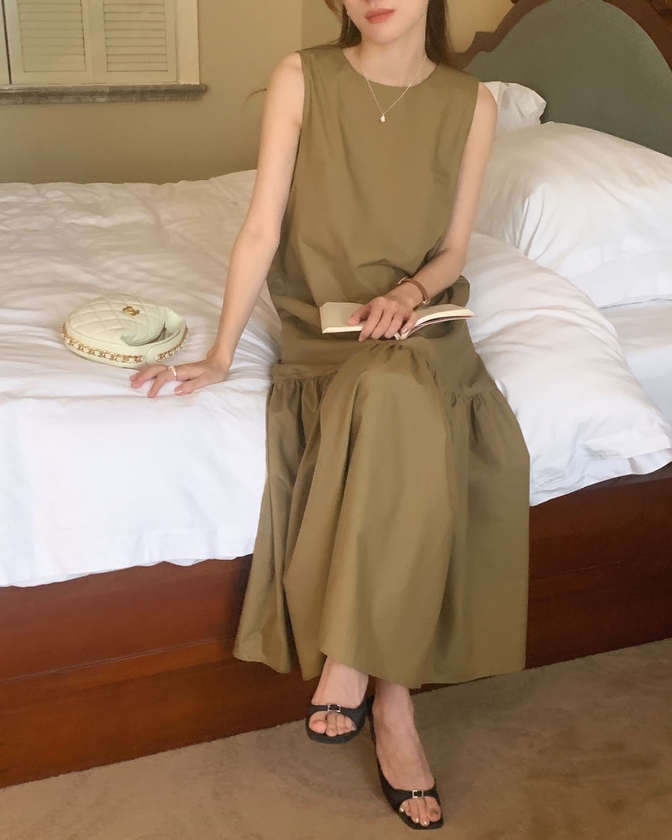 荷葉邊背心連身裙