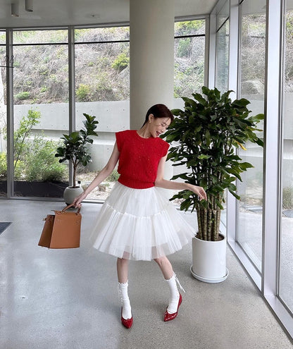 透かし編みベスト+チュールスカート