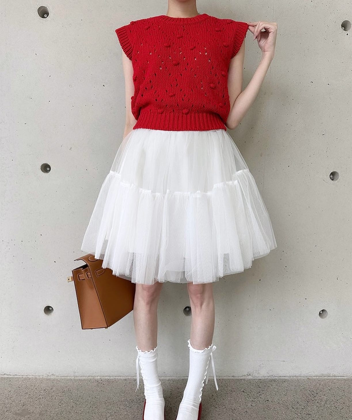透かし編みベスト+チュールスカート