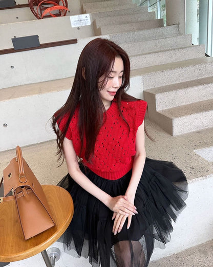 透かし編みベスト+チュールスカート