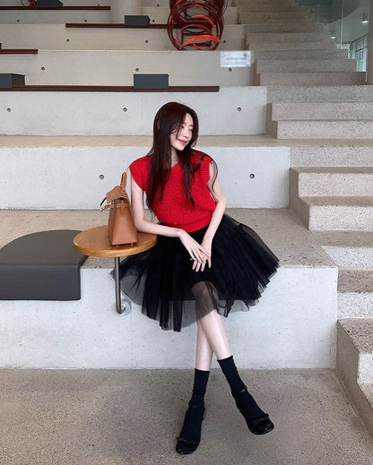 透かし編みベスト+チュールスカート