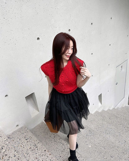 透かし編みベスト+チュールスカート