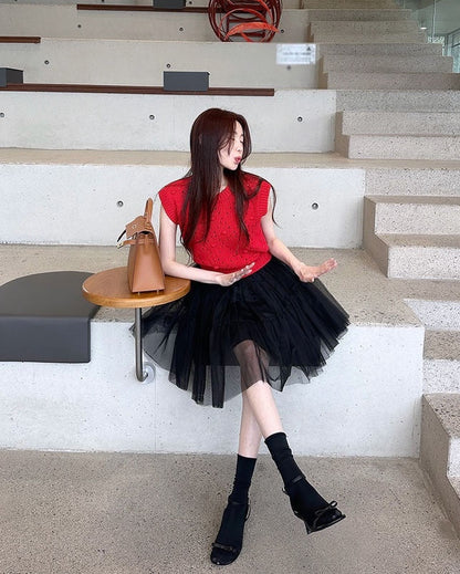 透かし編みベスト+チュールスカート