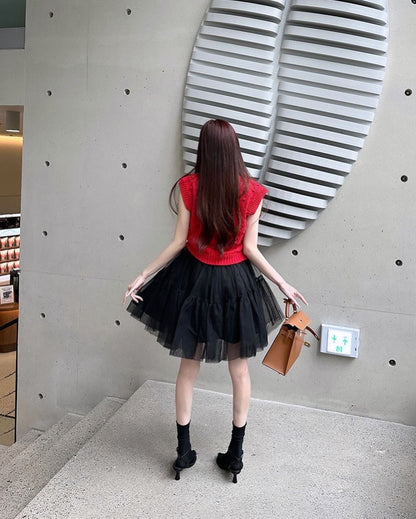 透かし編みベスト+チュールスカート