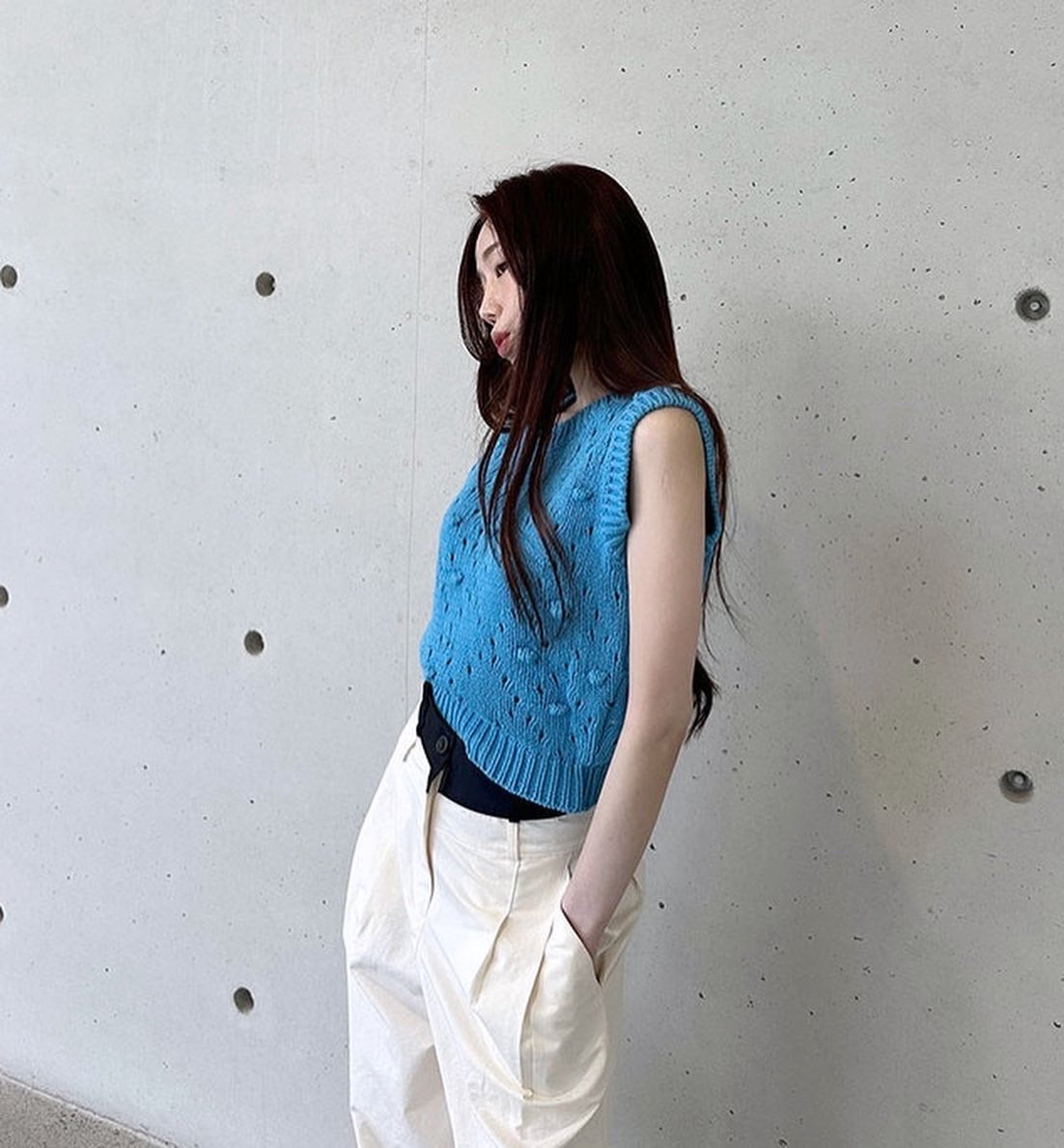 透かし編みベスト+チュールスカート