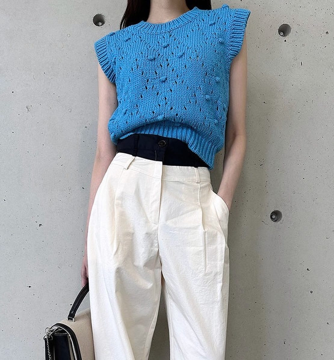 透かし編みベスト+チュールスカート