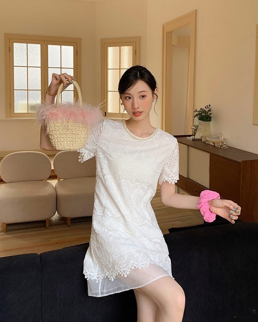 圓領鏤空刺繡連身裙