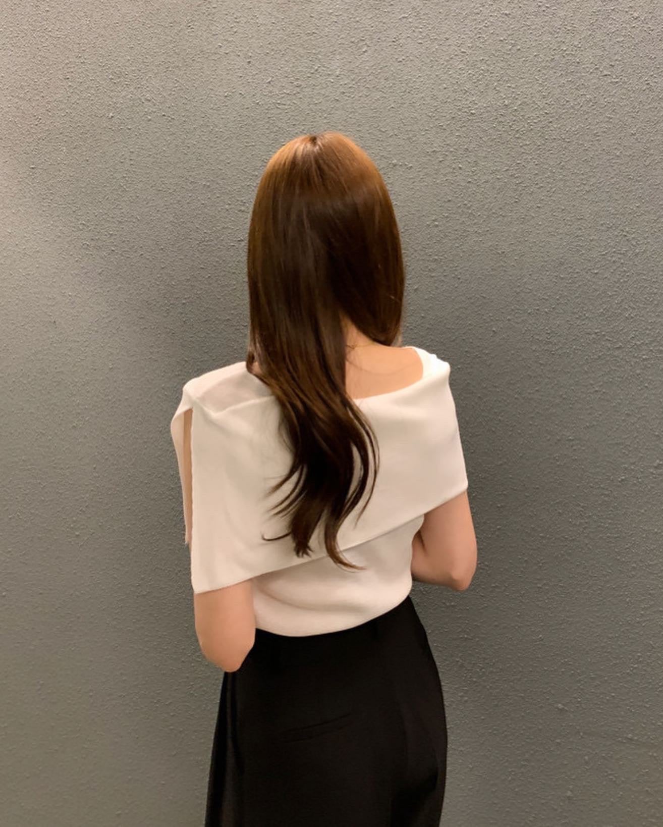 開衩一字肩針織衫