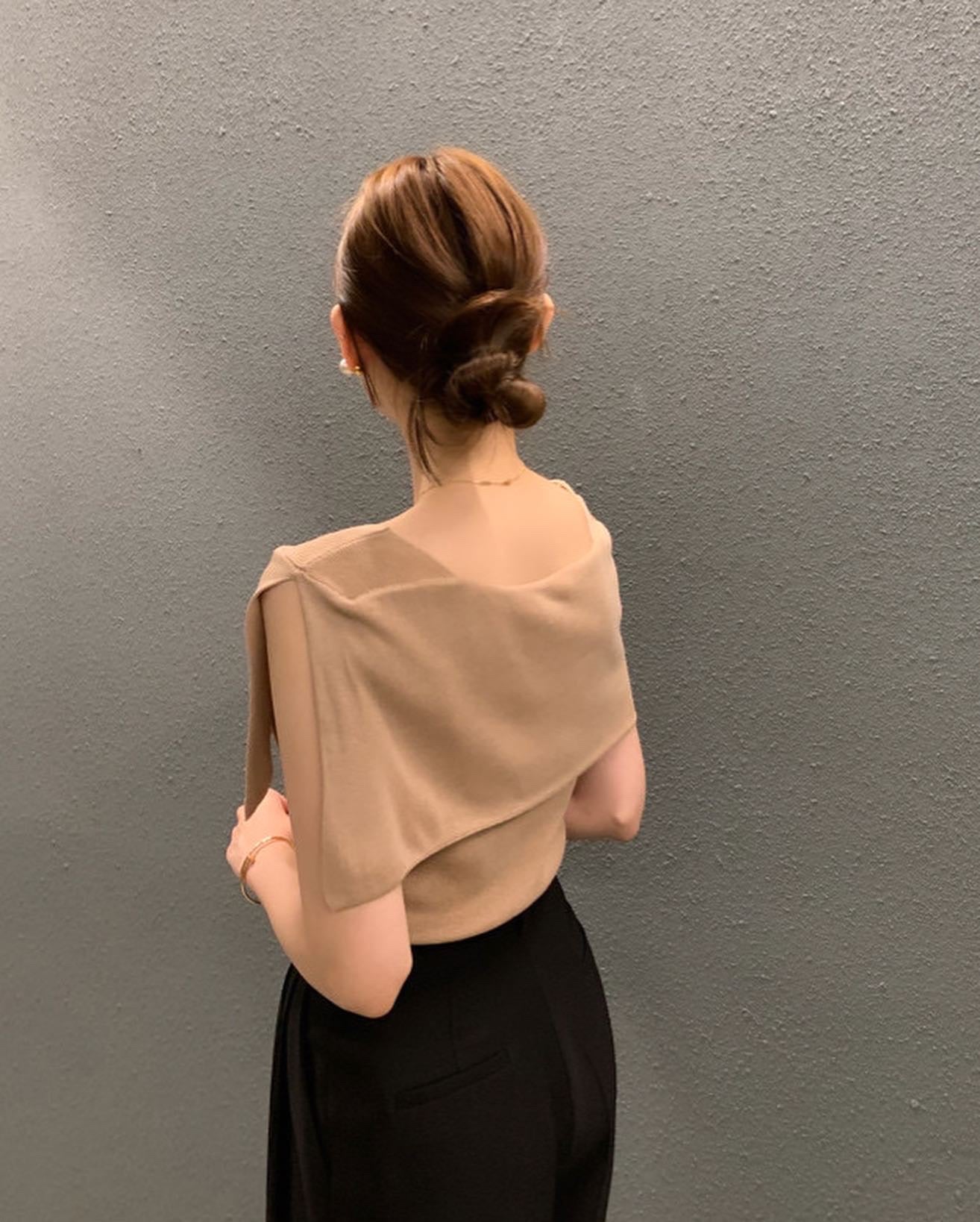 開衩一字肩針織衫