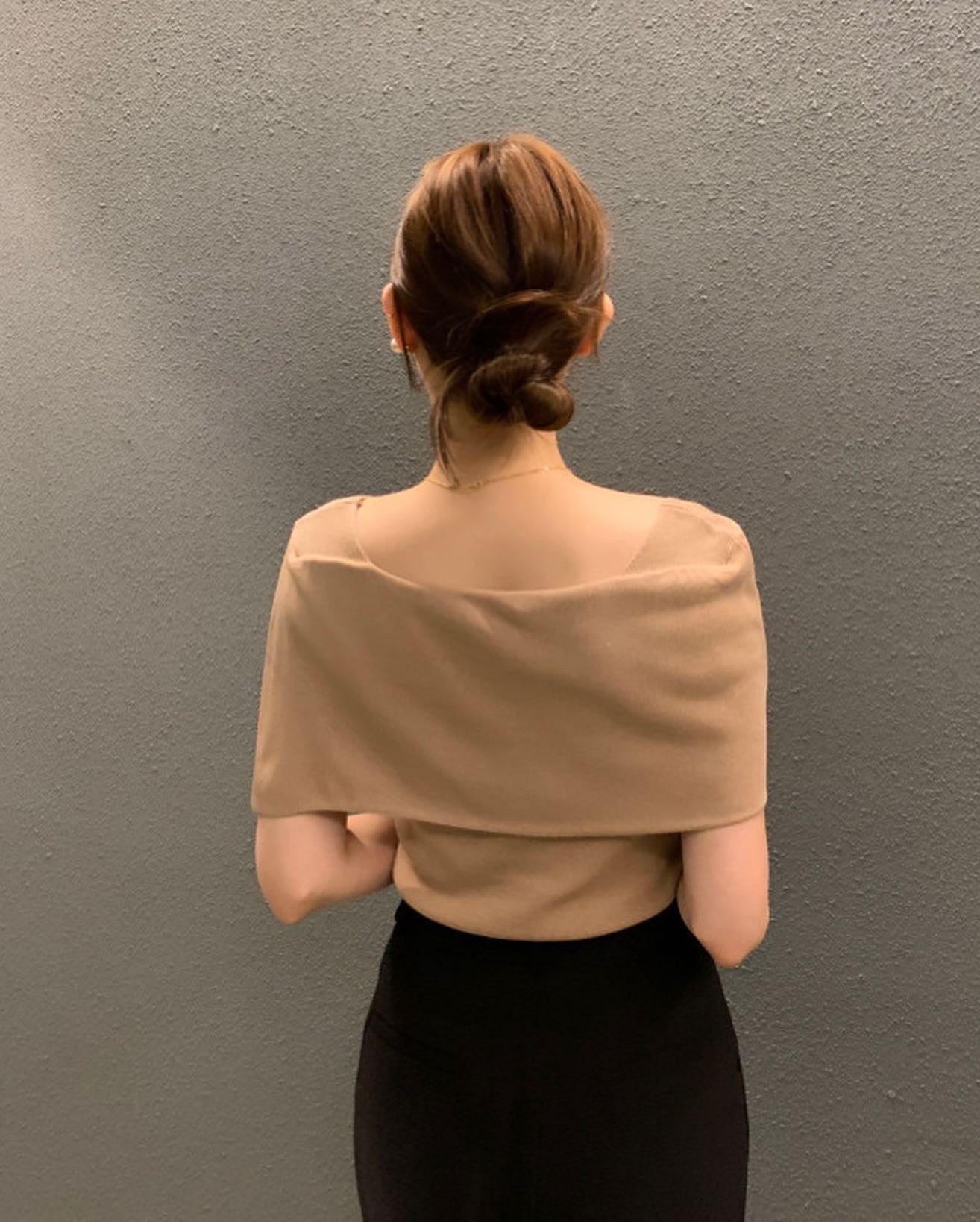 開衩一字肩針織衫