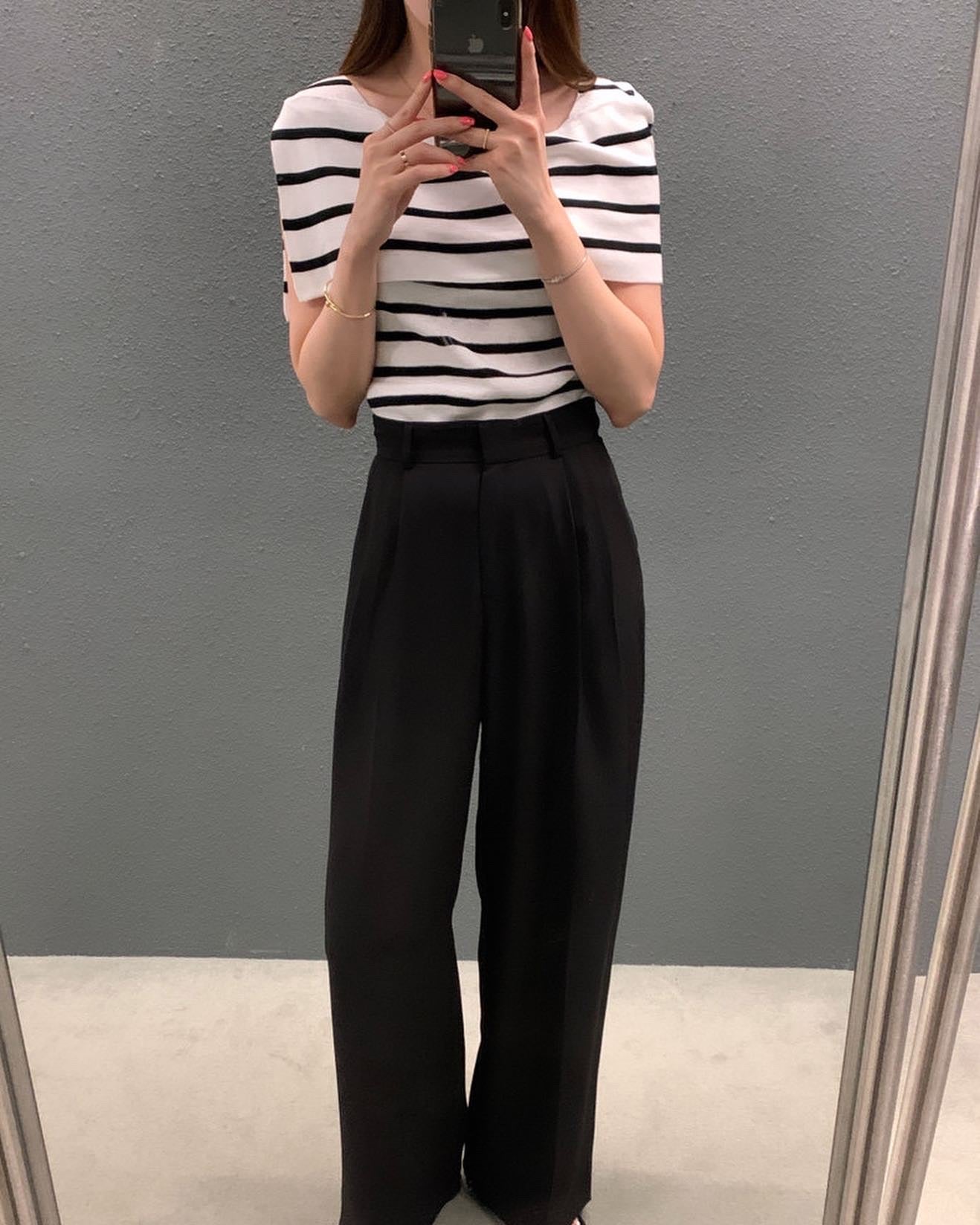 開衩一字肩針織衫