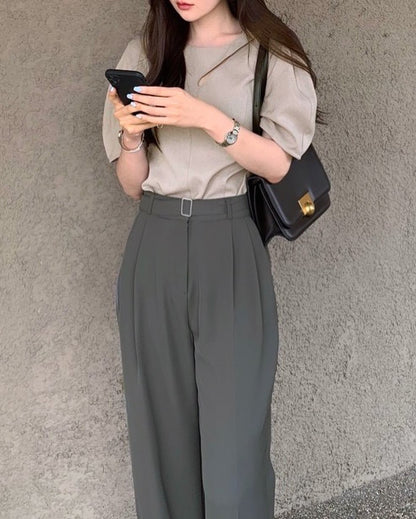 カットアウトパフスリーブトップス