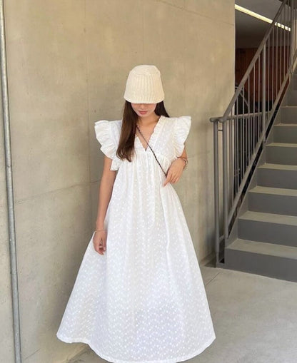 白色荷葉邊連身裙