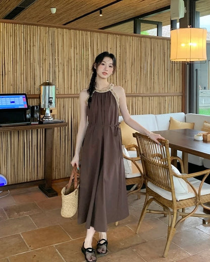 ホルターネックフィット＆フレアワンピース