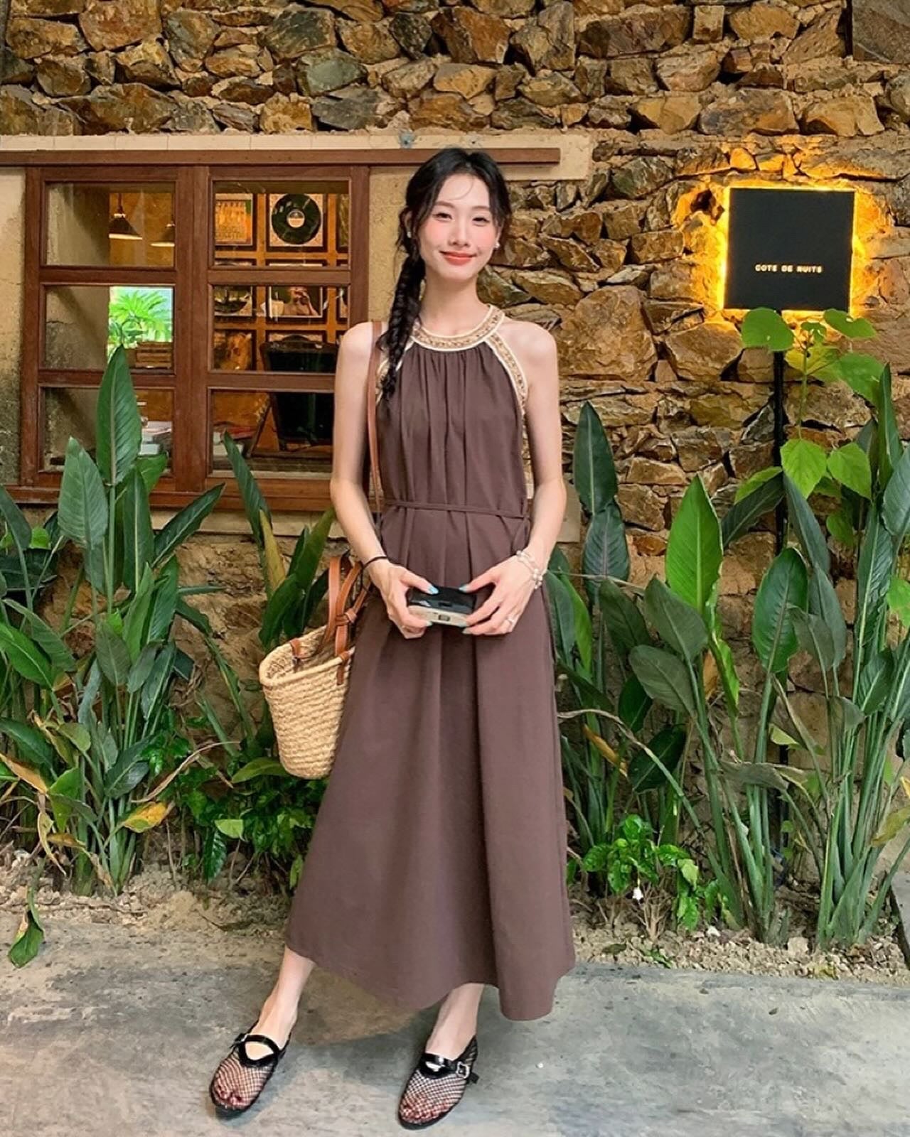 ホルターネックフィット＆フレアワンピース