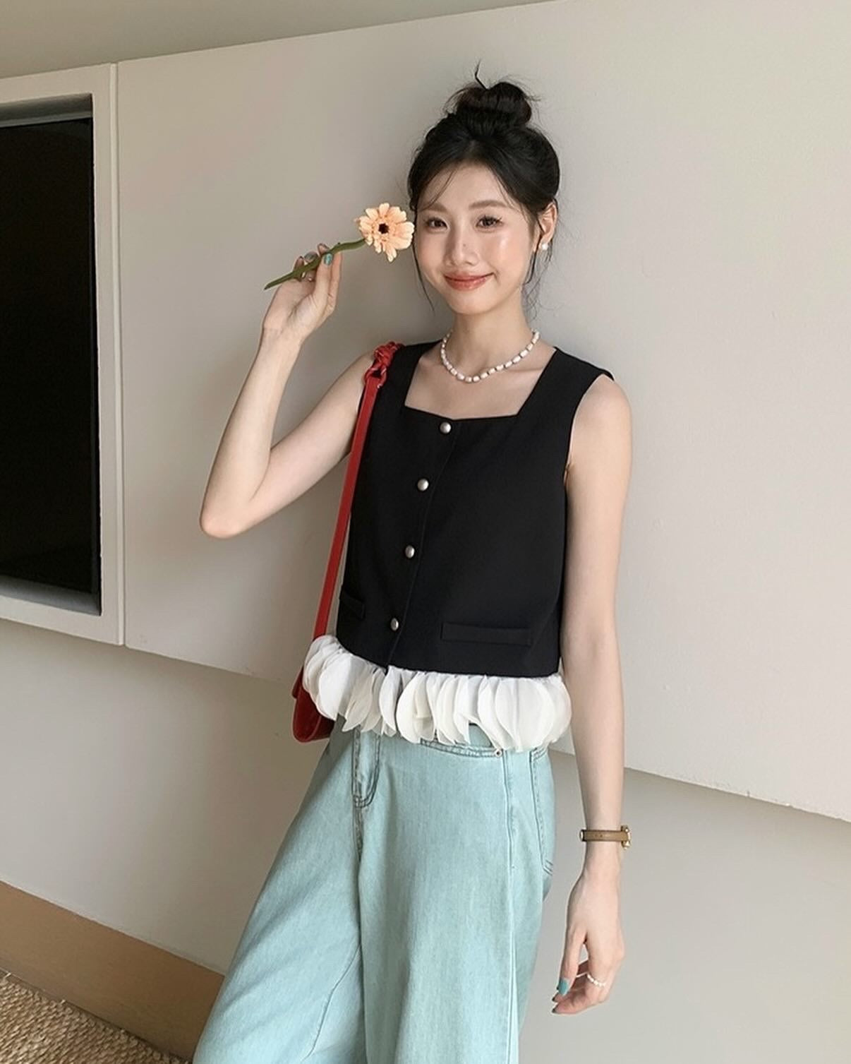 Square Neck Petal Edge Tank Top