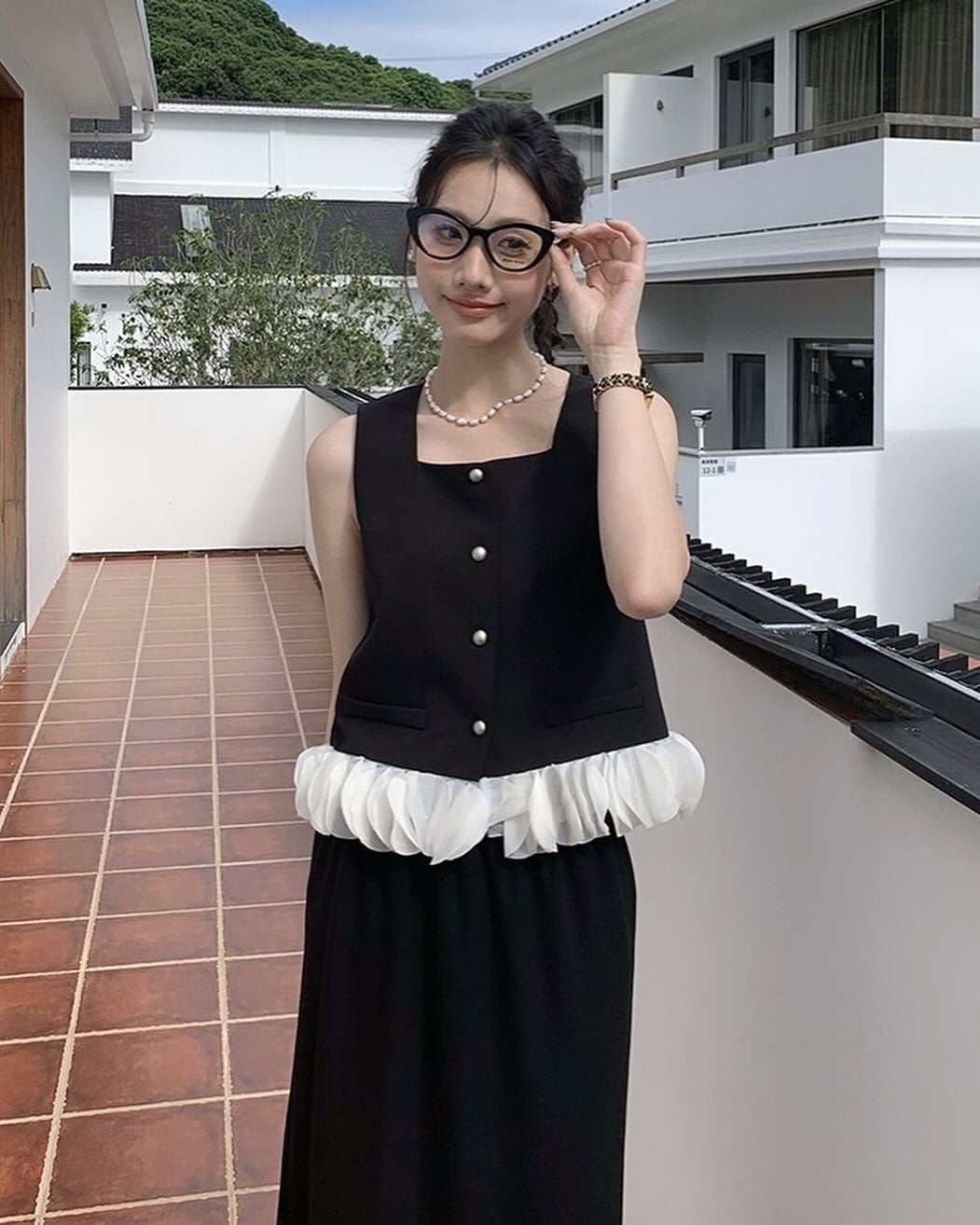 Square Neck Petal Edge Tank Top