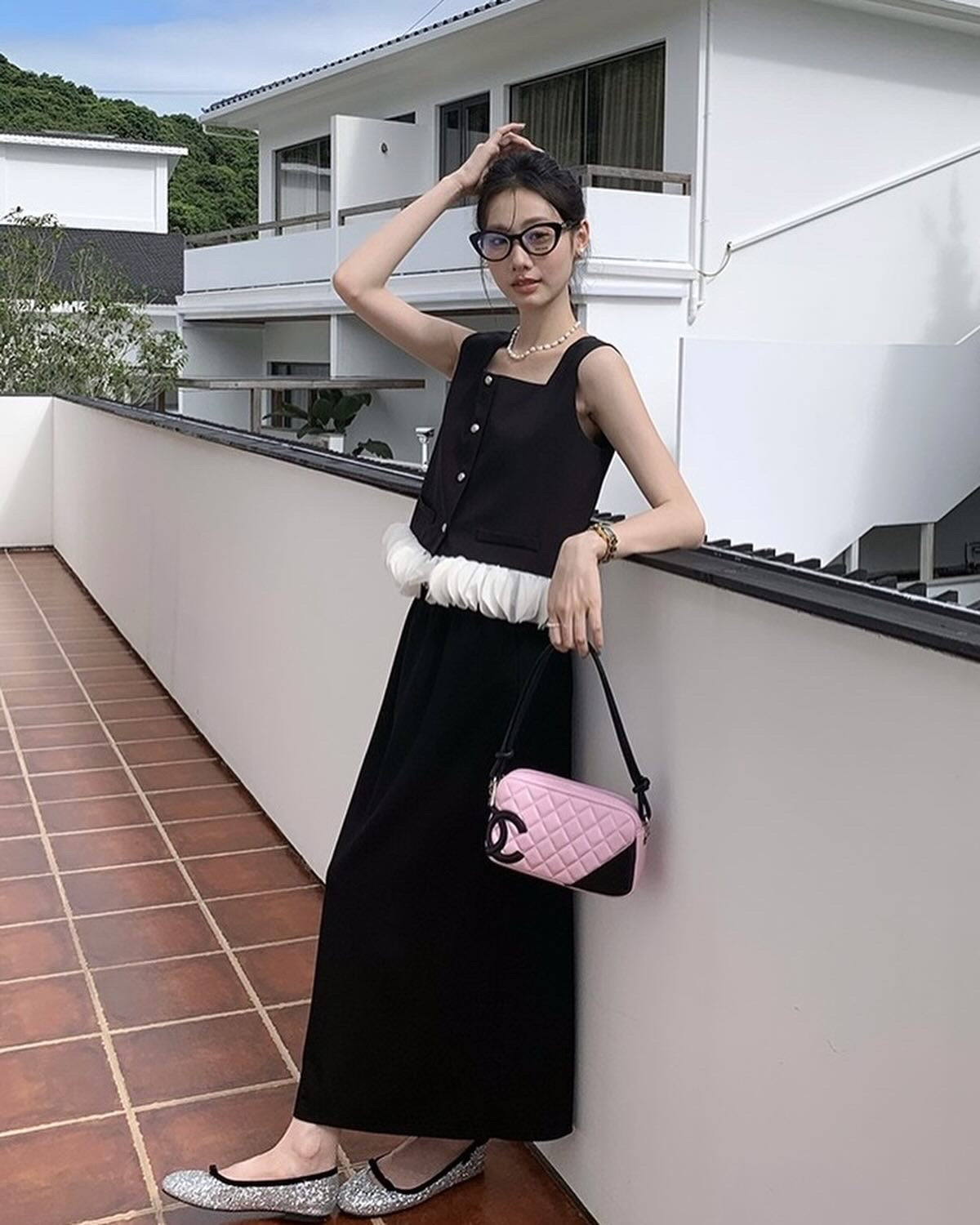 Square Neck Petal Edge Tank Top