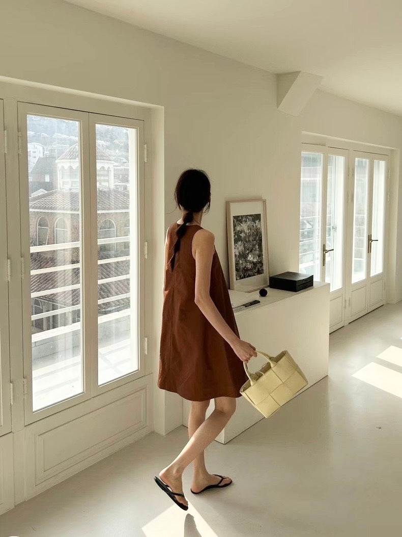 圓領背心連身裙