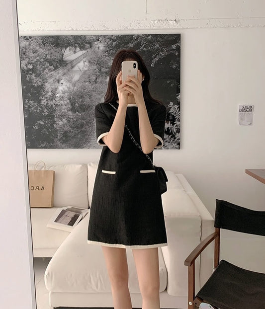 白邊圓領小香裙