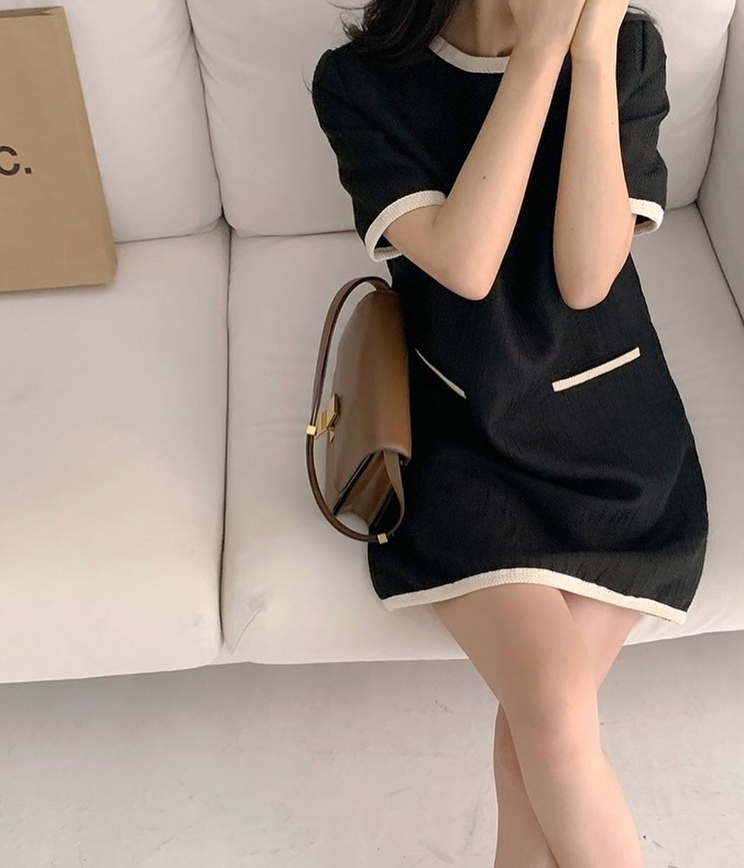 白い縁付きラウンドネックのシャネル風ワンピース