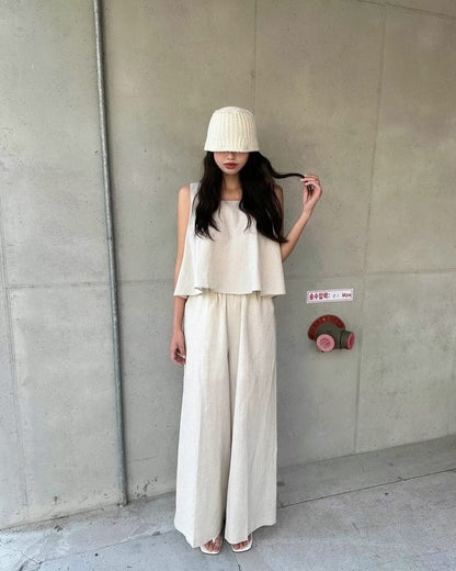 方領背心+休閒長褲