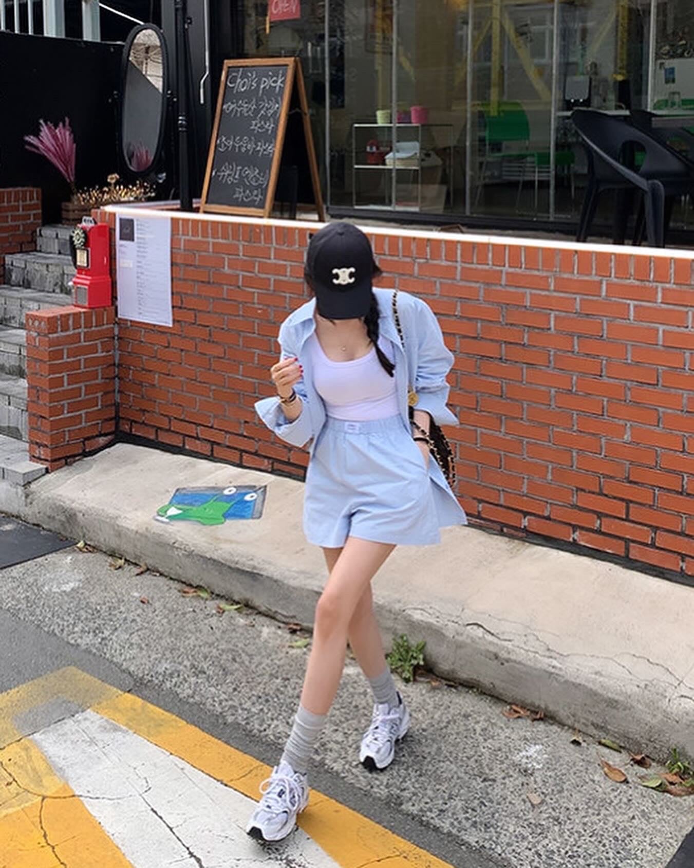 Plain T-shirt + Shorts