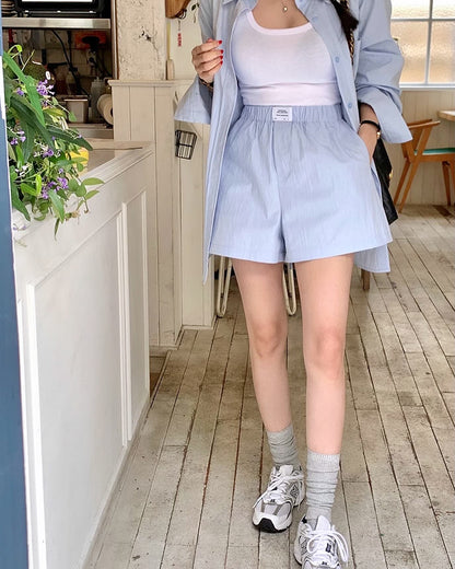 Plain T-shirt + Shorts