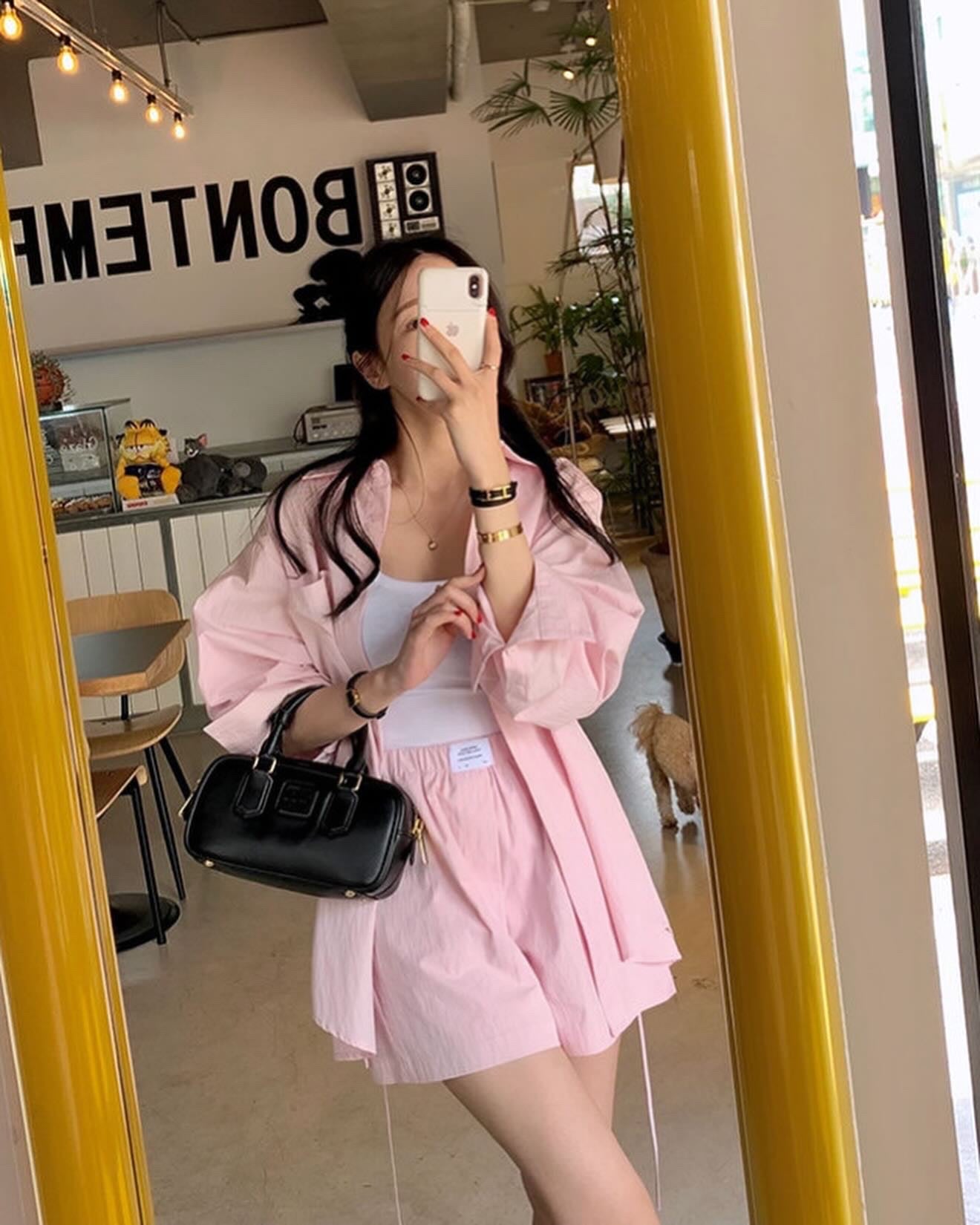 Plain T-shirt + Shorts