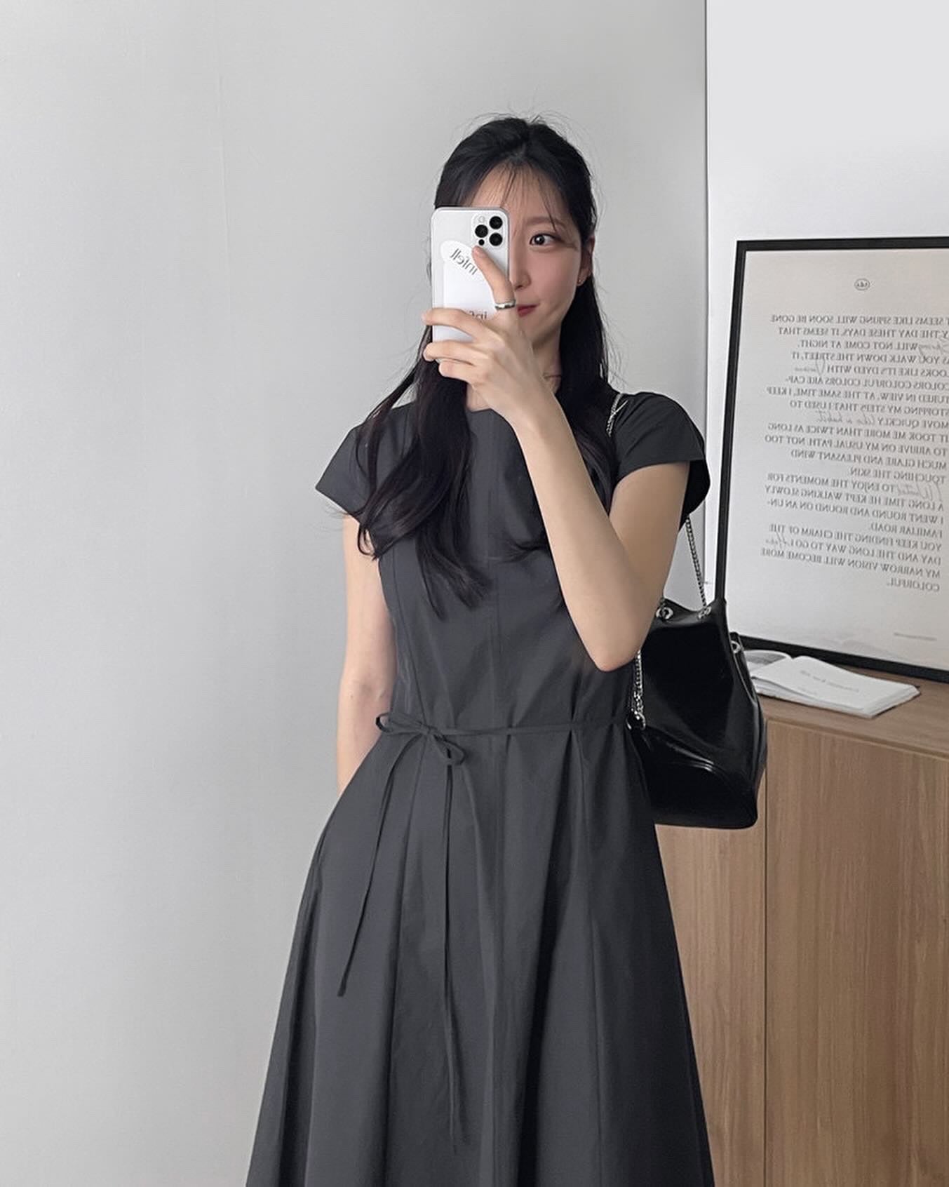 Tie-waist short-sleeve dress