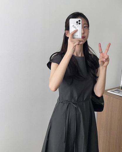 Tie-waist short-sleeve dress