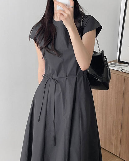 Tie-waist short-sleeve dress