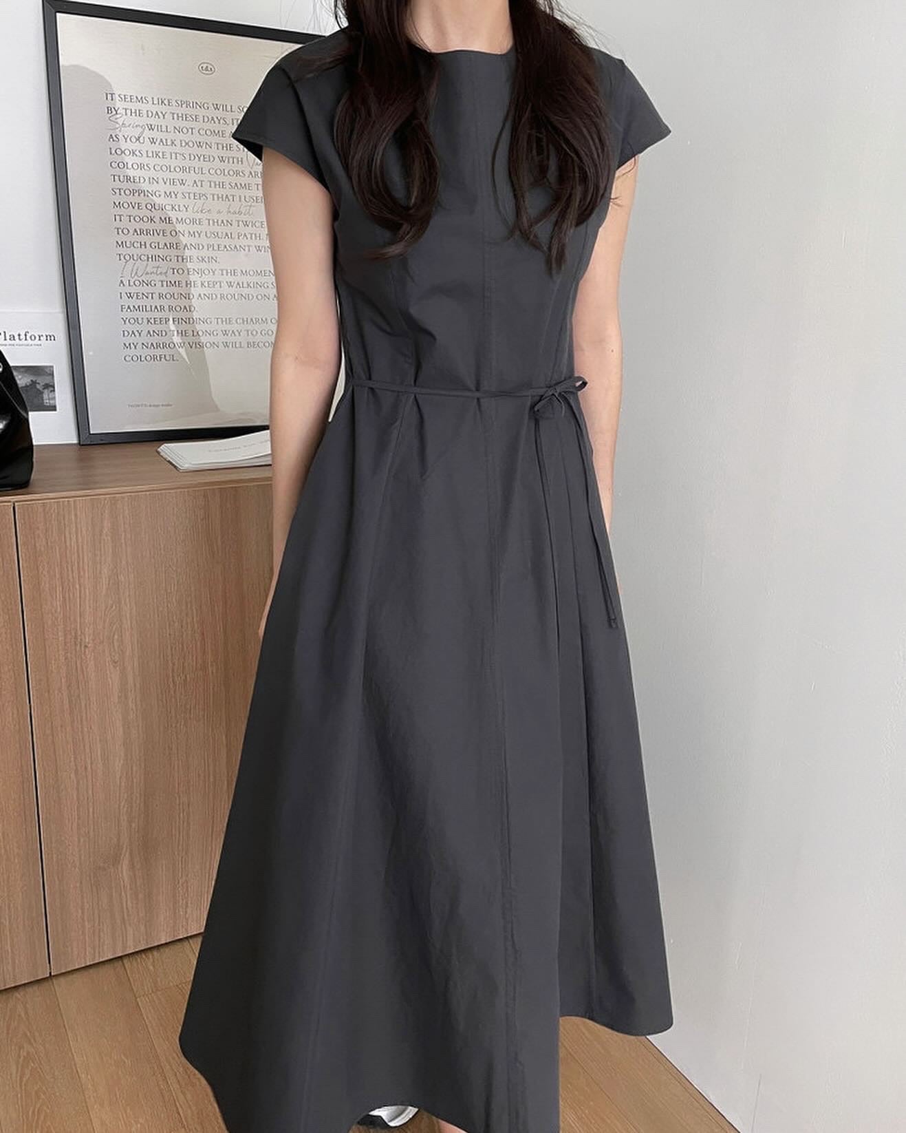 Tie-waist short-sleeve dress
