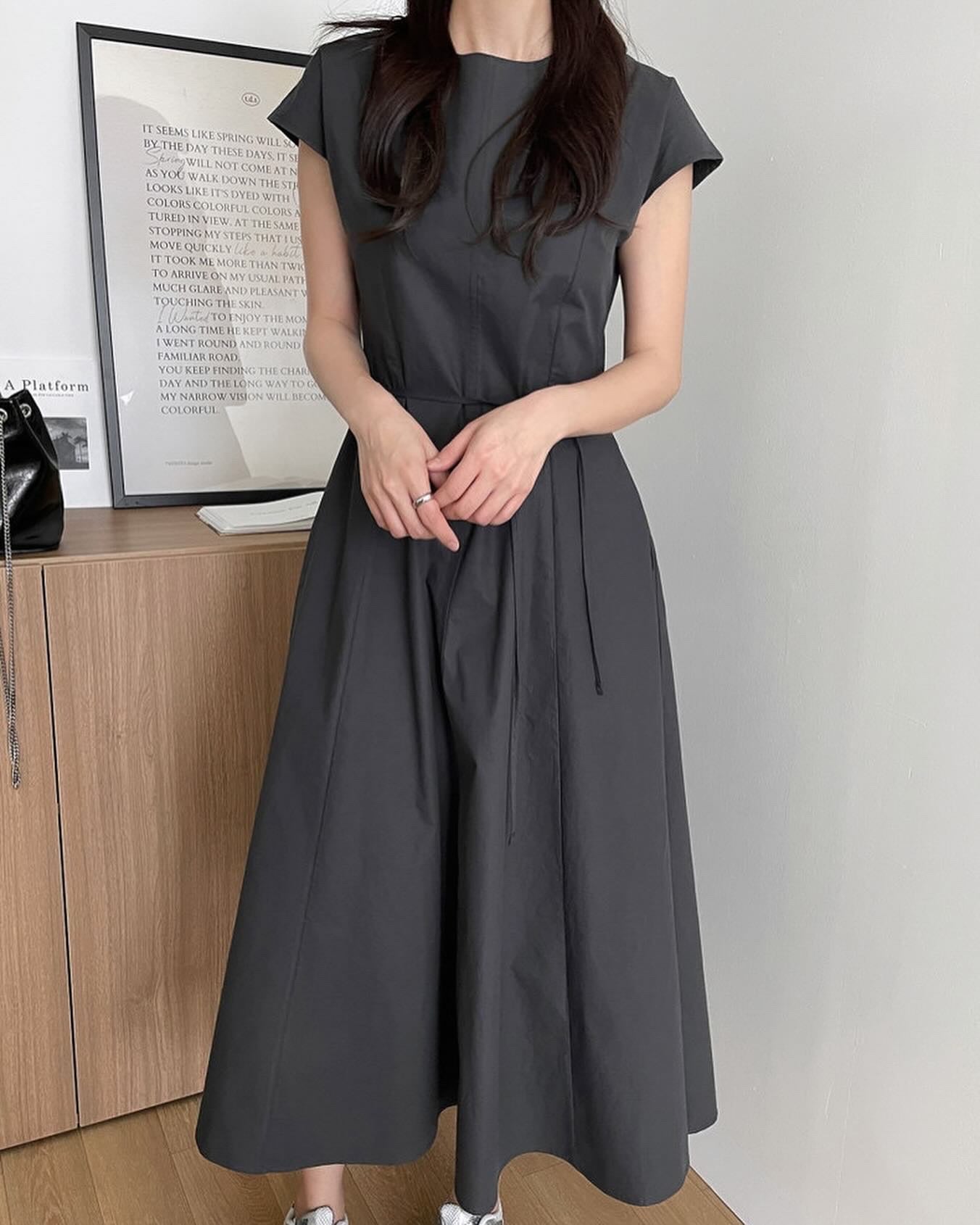 Tie-waist short-sleeve dress