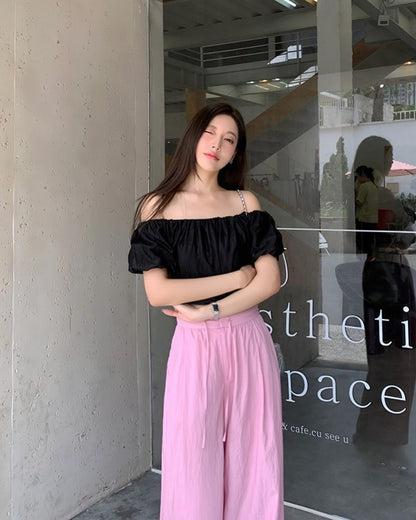 光沢のあるオフショルダー