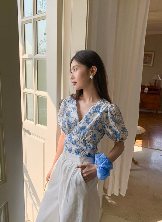 V-neck Floral Print T-shirt