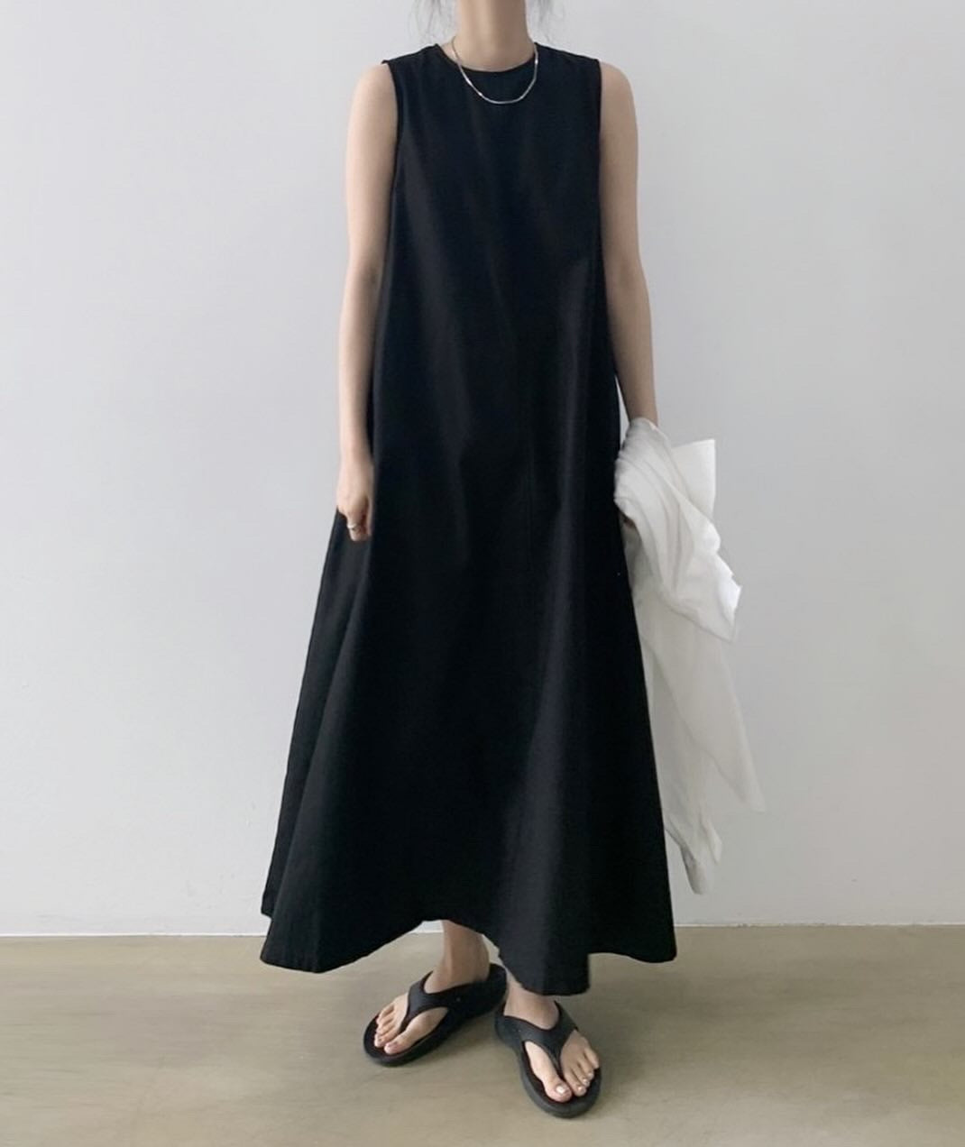 圓領背心連身長裙