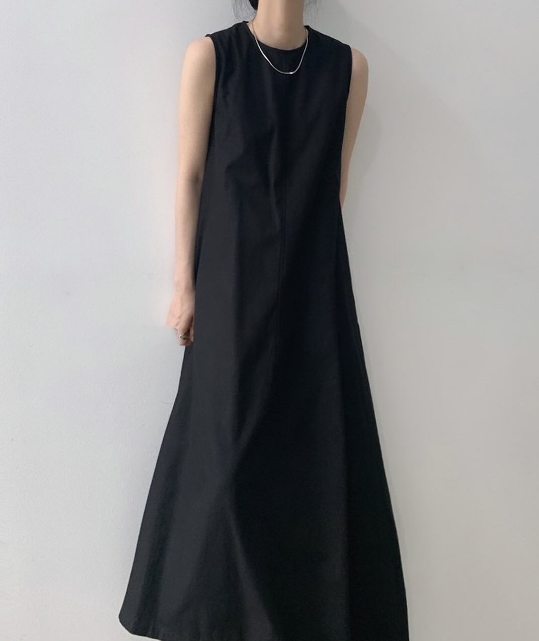 圓領背心連身長裙