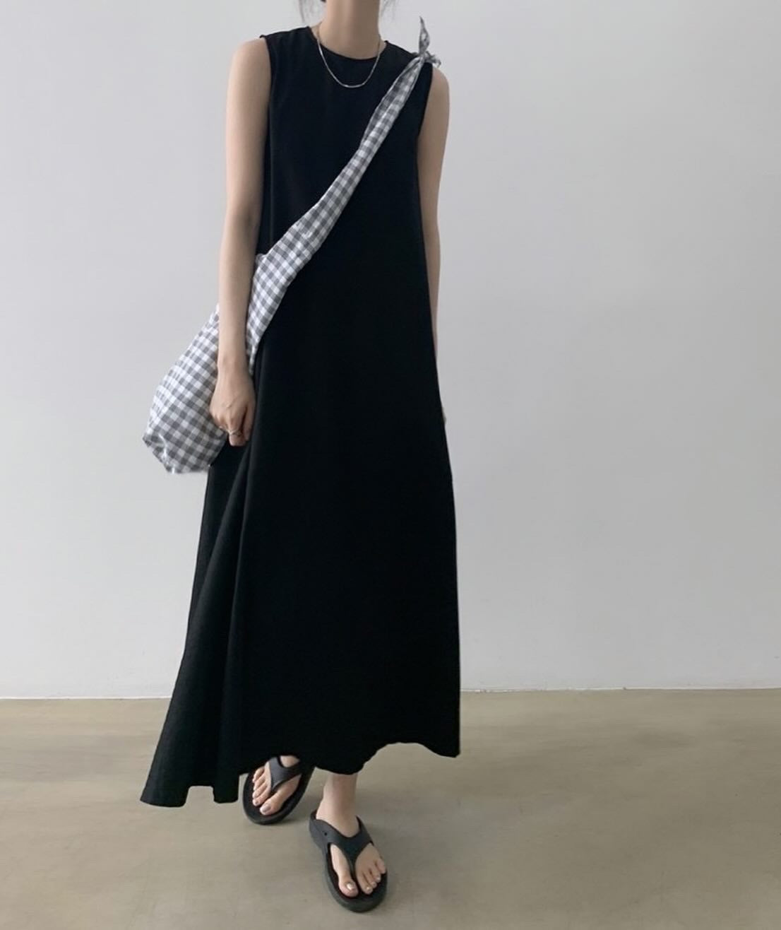 圓領背心連身長裙